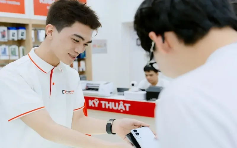 خصم مليون دونغ.. عرض جديد لشراء هواتف آيفون 17 برو ماكس وسامسونج S25 ألترا